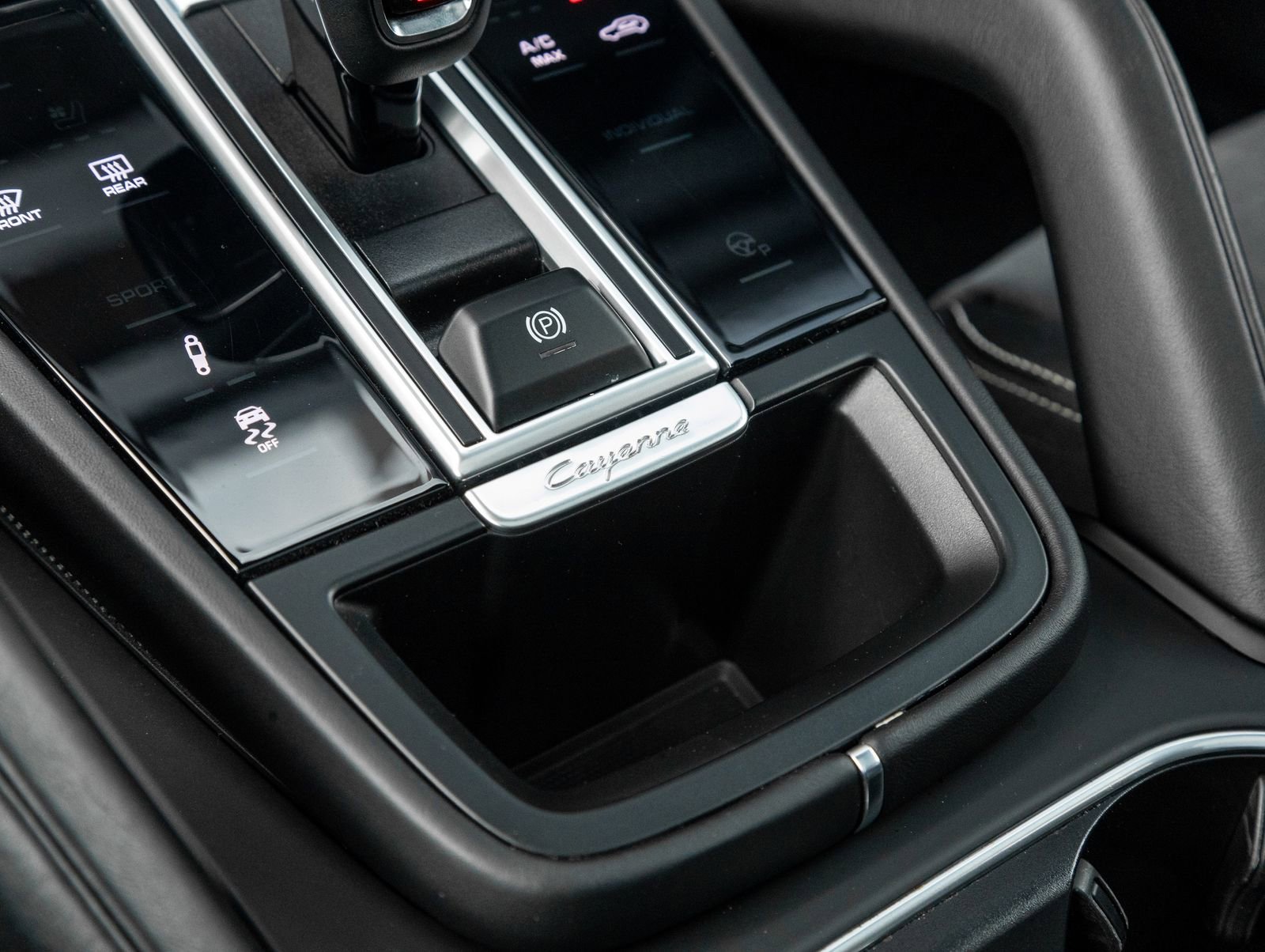 Certified 2023 Porsche Cayenne GTS AWD/4WD image 28