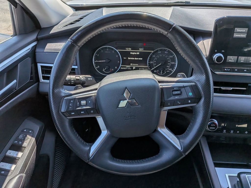 Used 2023 Mitsubishi Outlander SE Black Edition image 18