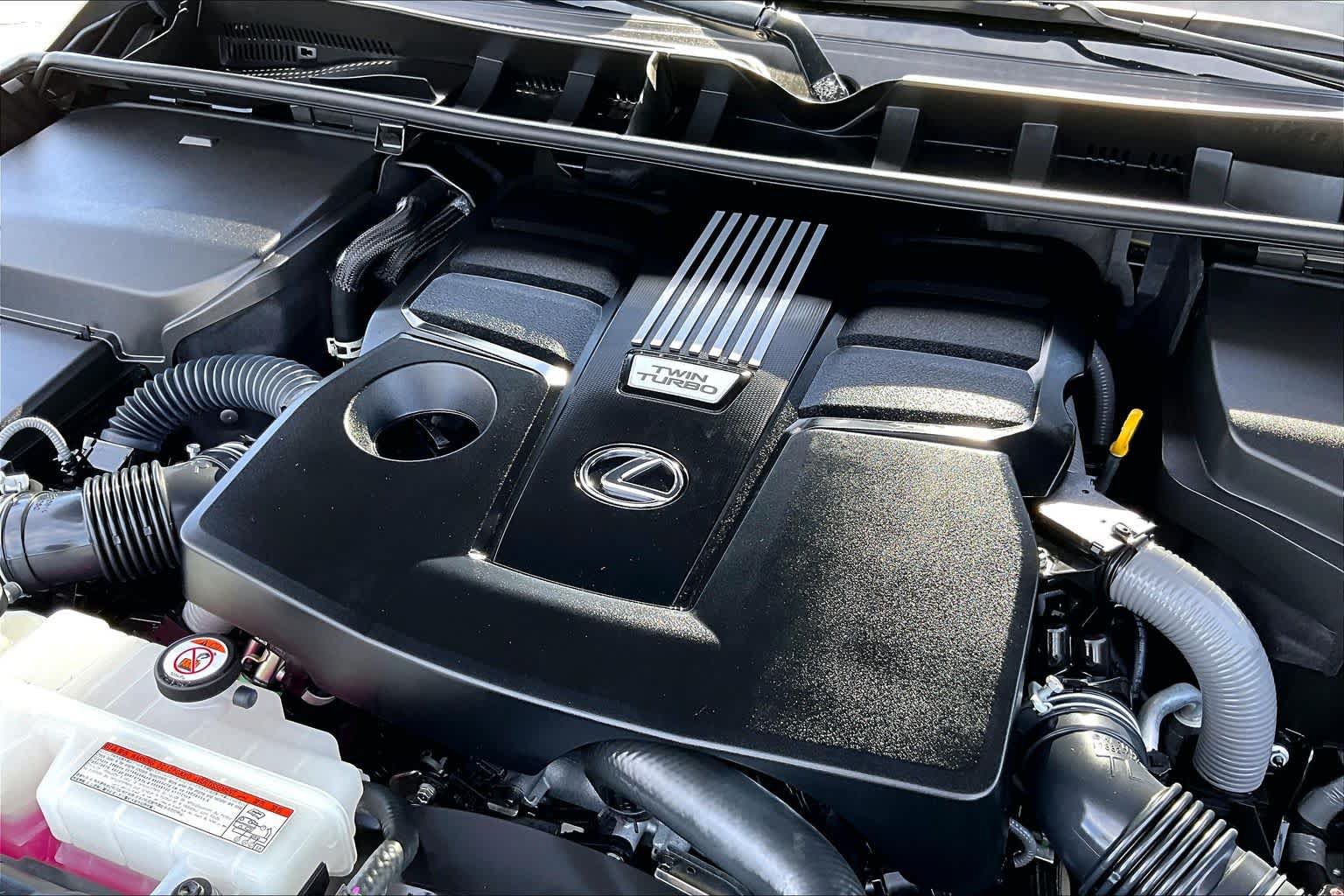 Used 2024 Lexus LX 600 4WD w/ Appearance Package image 31