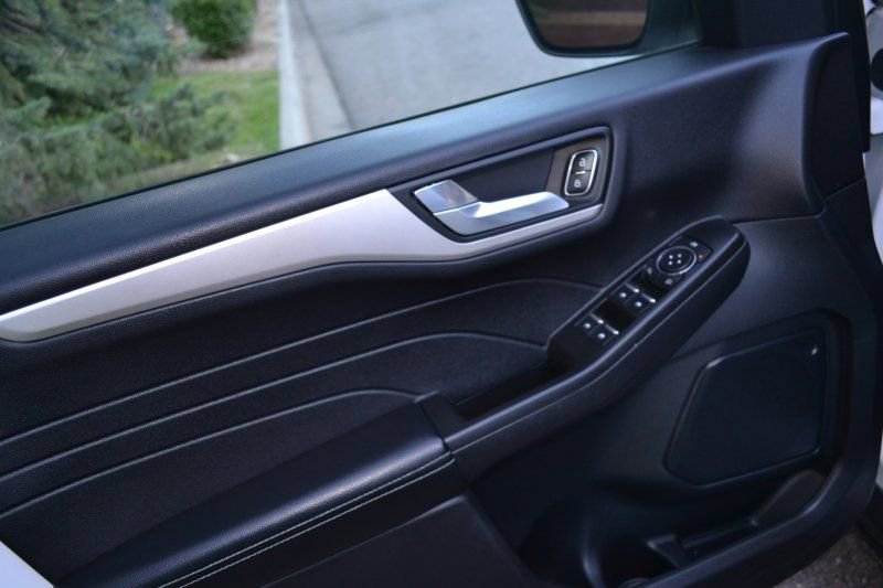 Used 2021 Ford Escape SE image 16