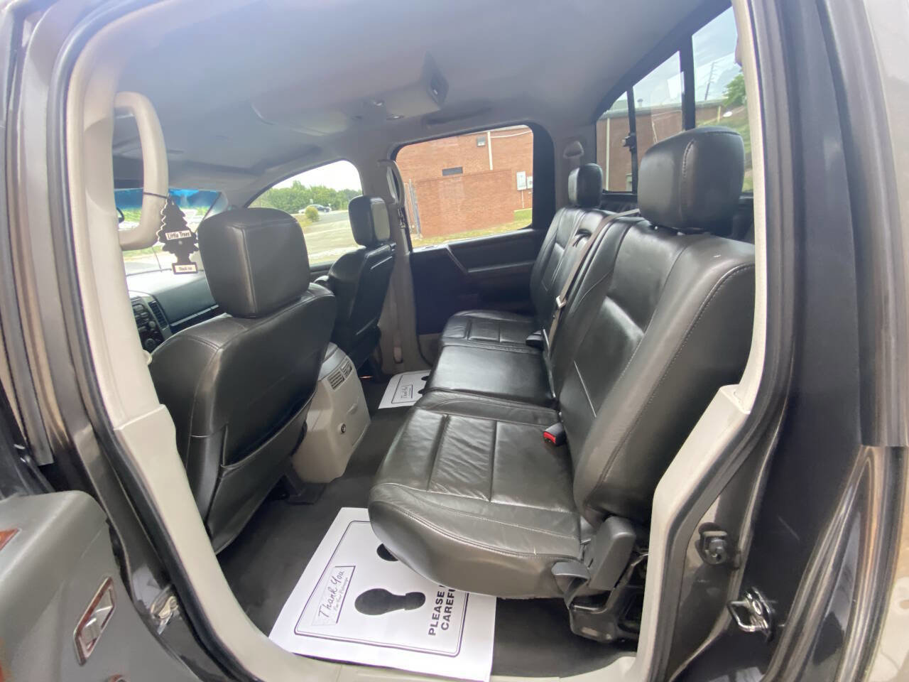 Used 2004 Nissan Titan LE w/ (Tow) Big Tow Pkg RWD image 11