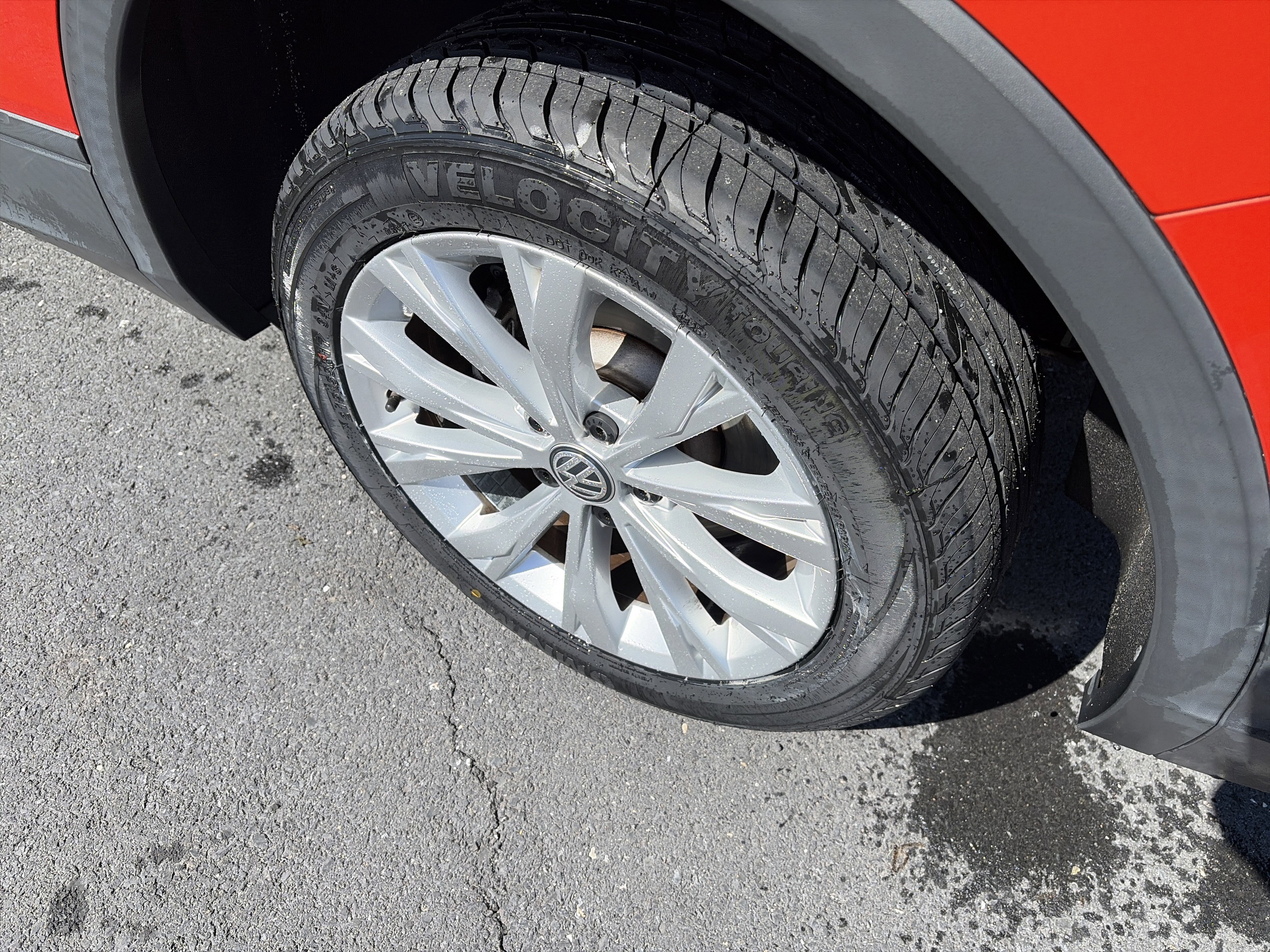 Used 2019 Volkswagen Tiguan S w/ 3rd Row Seat Package image 9