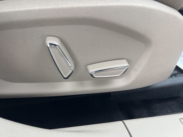 Used 2017 Ford Fusion SE image 32