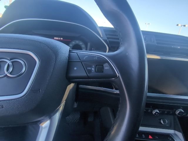 Used 2023 Audi Q3 2.0T Premium image 16