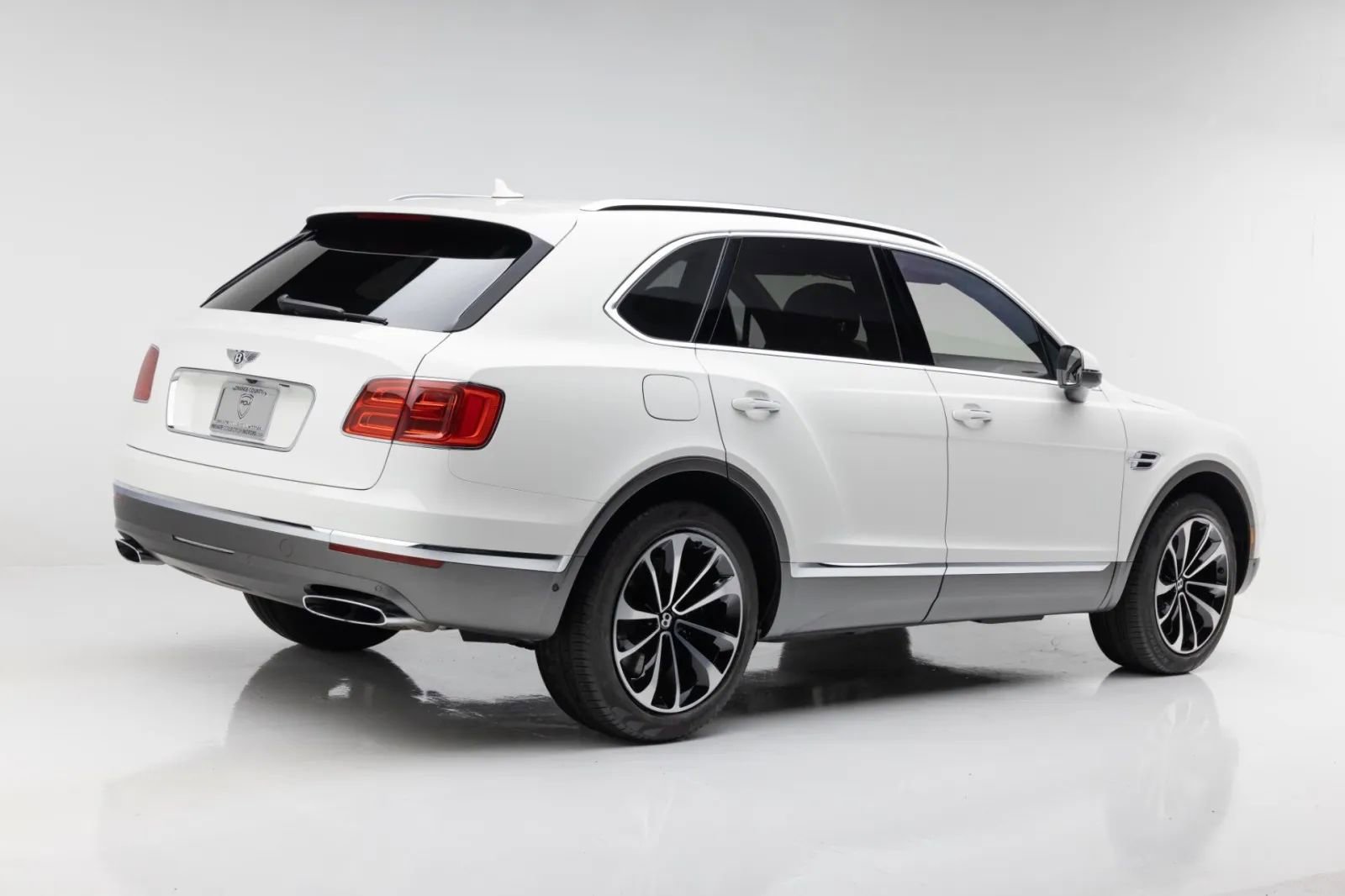 Used 2017 Bentley Bentayga AWD/4WD image 15