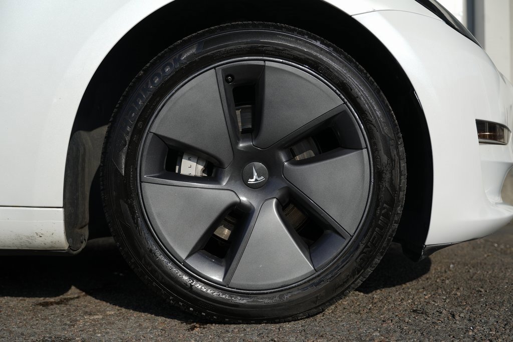 Used 2023 Tesla Model 3 Standard Range image 12