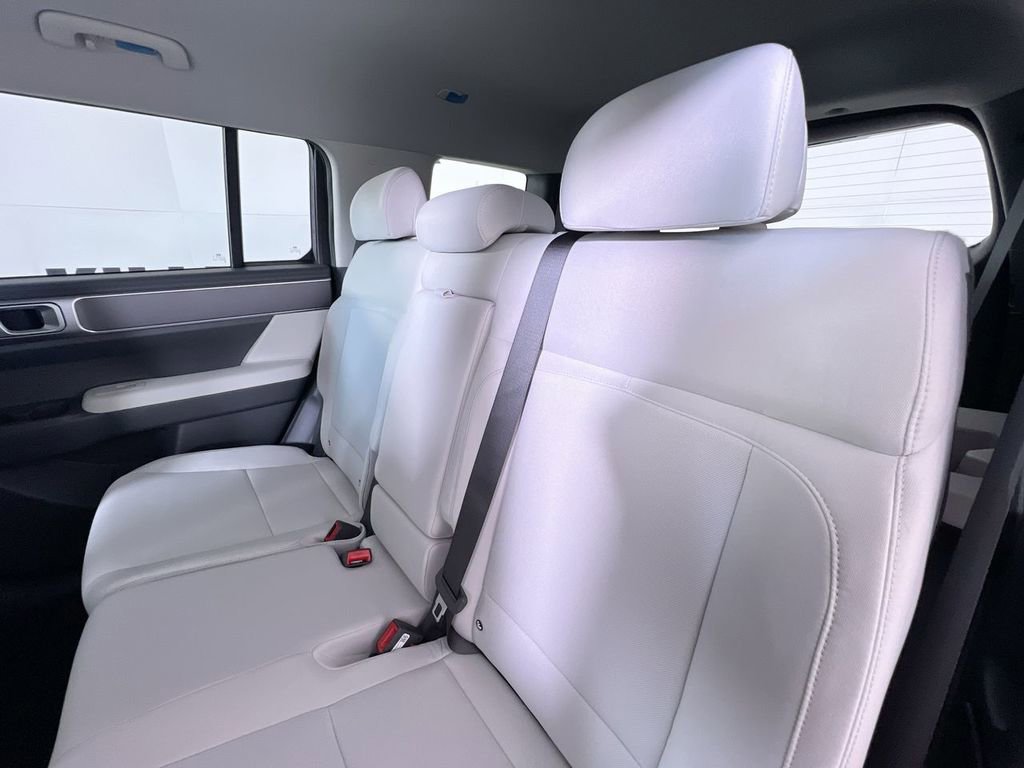 New 2026 Hyundai Santa Fe SE image 23