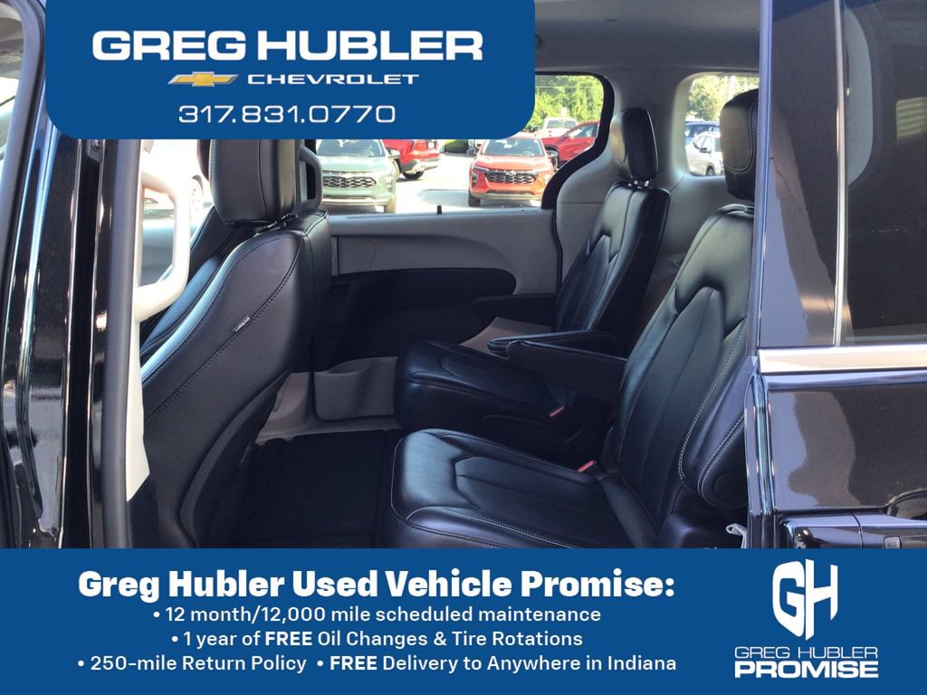 Used 2024 Chrysler Pacifica Touring-L FWD image 31
