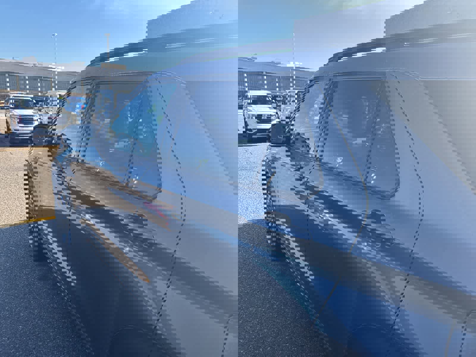 Used 2021 Ford Explorer XLT w/ Equipment Group 202A image 12