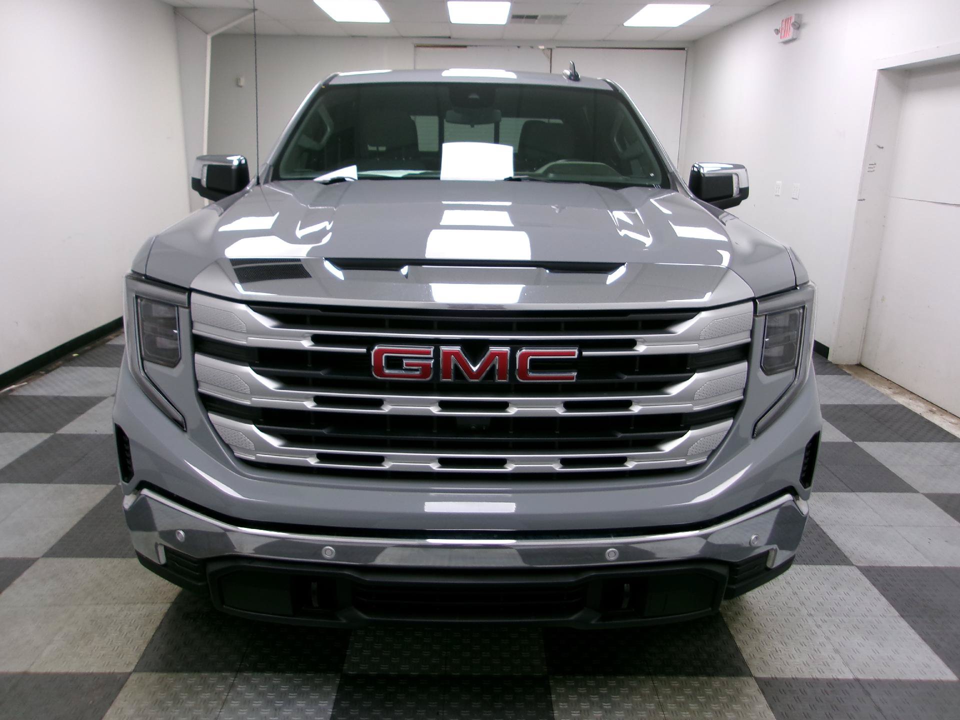 Used 2024 GMC Sierra 1500 SLE w/ Preferred Package AWD/4WD image 15