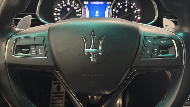 Used 2015 Maserati Quattroporte GTS RWD image 16