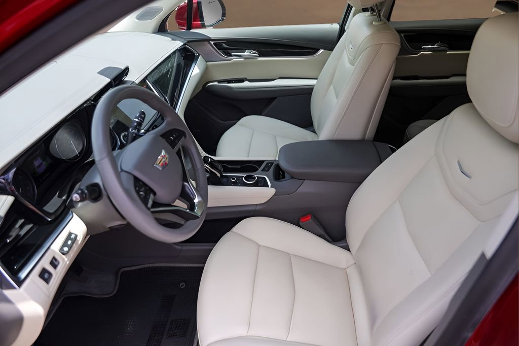 Certified 2022 Cadillac XT6 Premium Luxury w/ Technology Package AWD/4WD image 9
