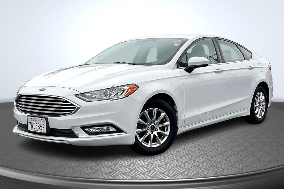 Used 2017 Ford Fusion S FWD image 12