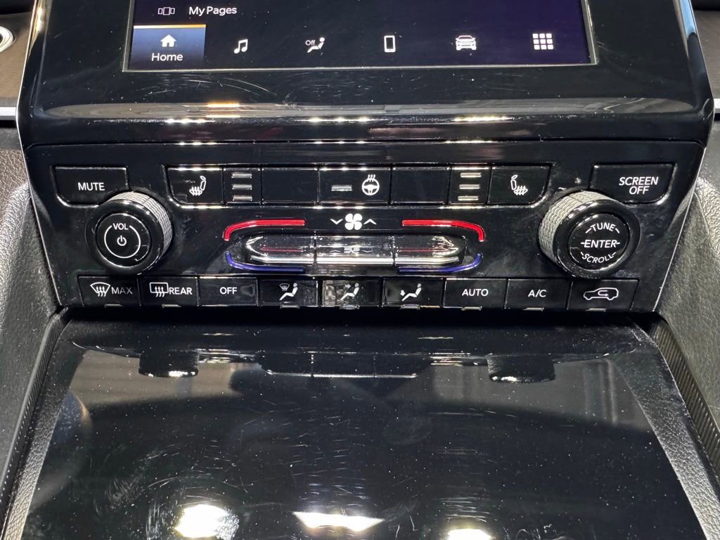 Used 2024 Jeep Grand Cherokee L Laredo image 32