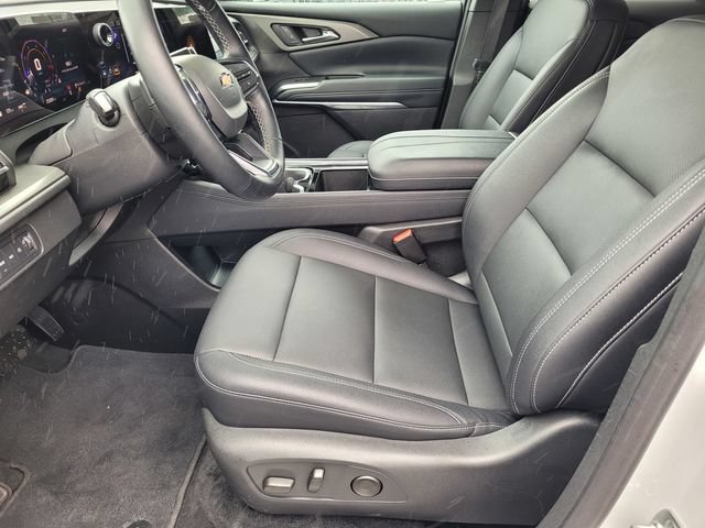 Used 2025 Chevrolet Traverse LT AWD/4WD image 17