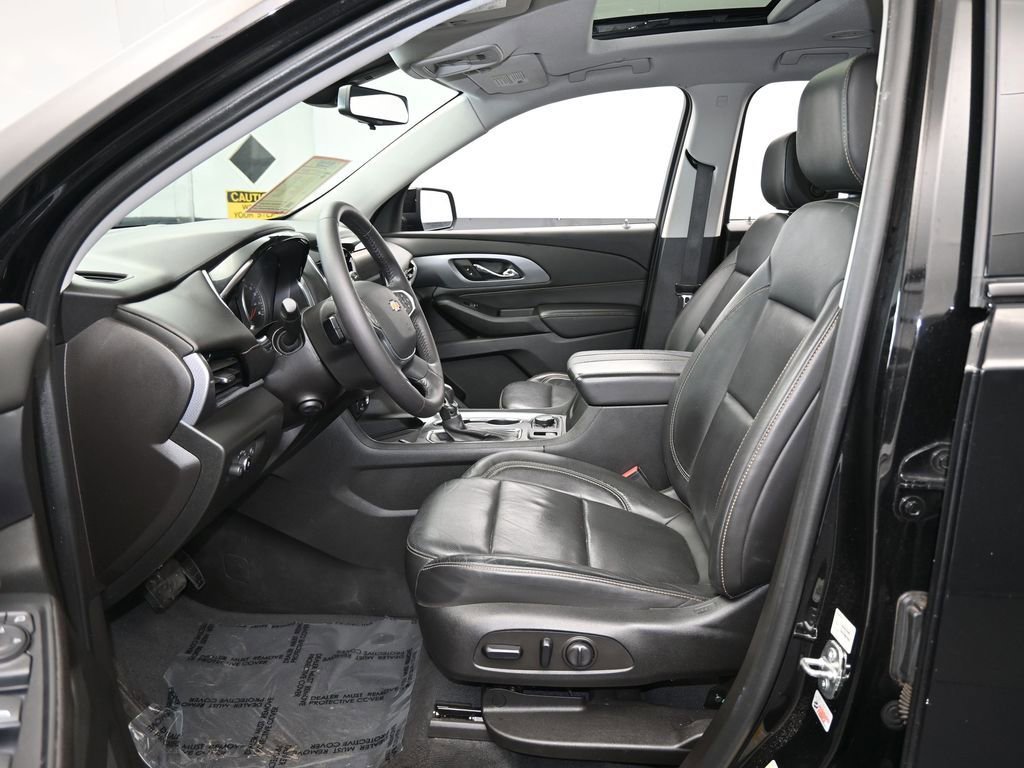 Used 2021 Chevrolet Traverse Premier w/ Redline Edition image 12
