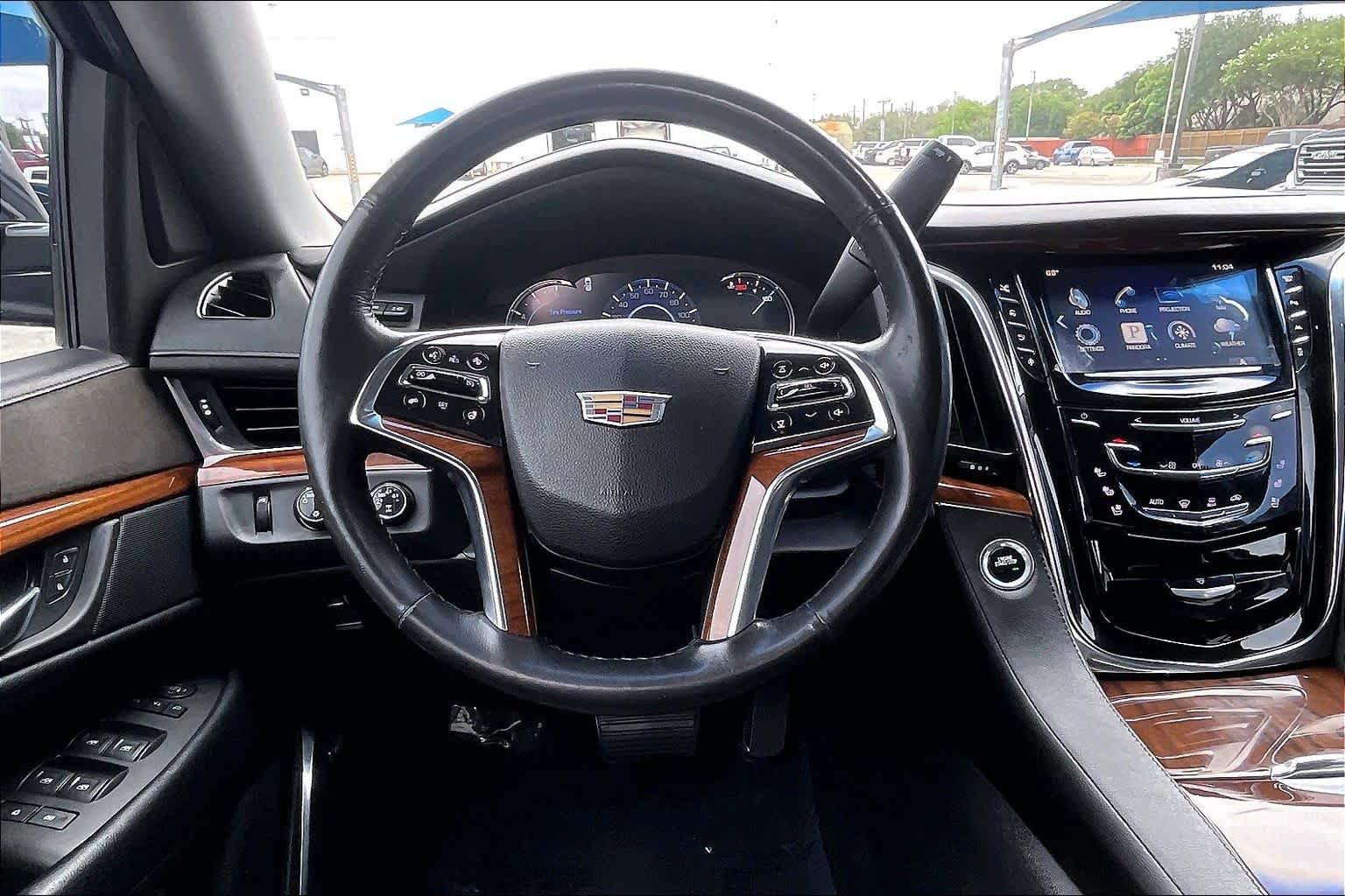 Used 2016 Cadillac Escalade ESV Premium AWD/4WD image 5