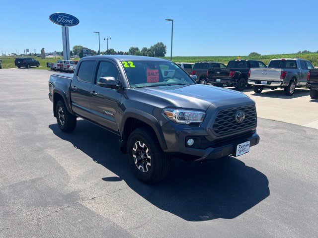 Used 2022 Toyota Tacoma TRD Off-Road w/ Technology Package AWD/4WD image 3