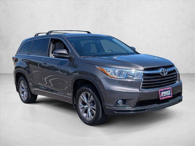 Used 2015 Toyota Highlander Plus AWD/4WD image 3