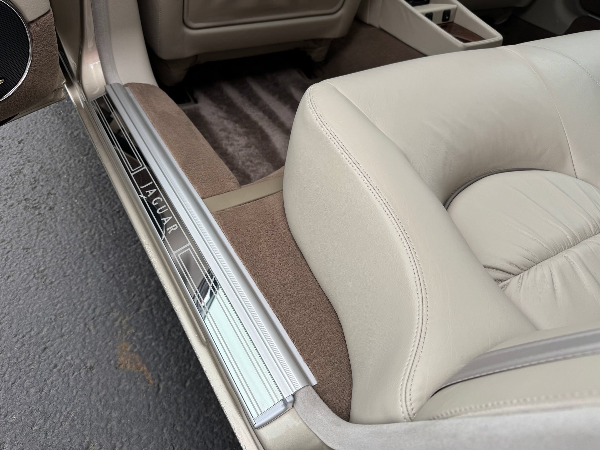 Used 2001 Jaguar XJ Supercharged RWD image 47