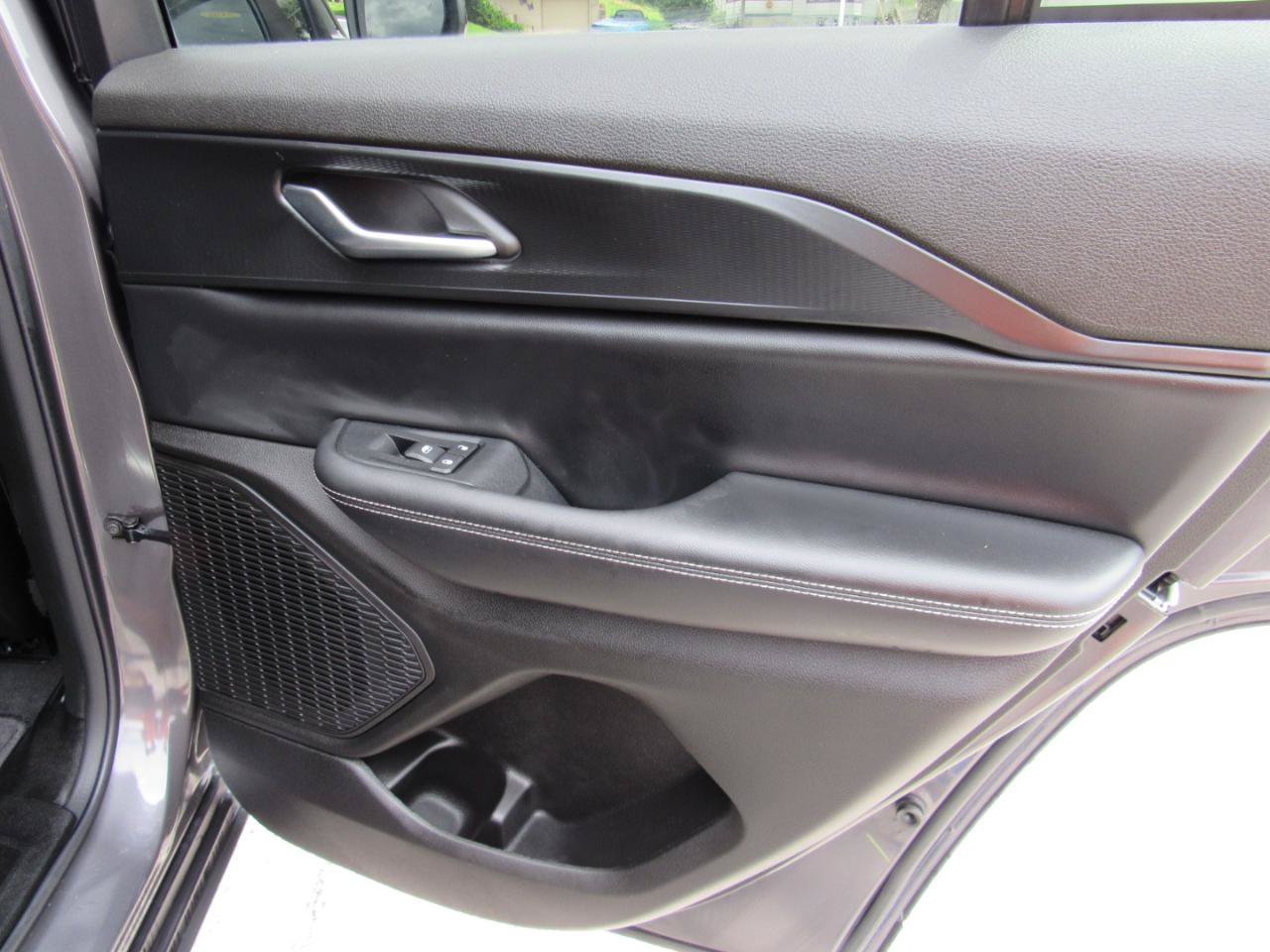 Used 2024 Jeep Grand Cherokee Laredo X AWD/4WD image 38