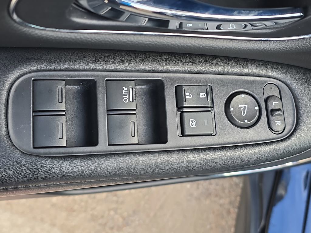 Used 2022 Honda HR-V EX-L image 25