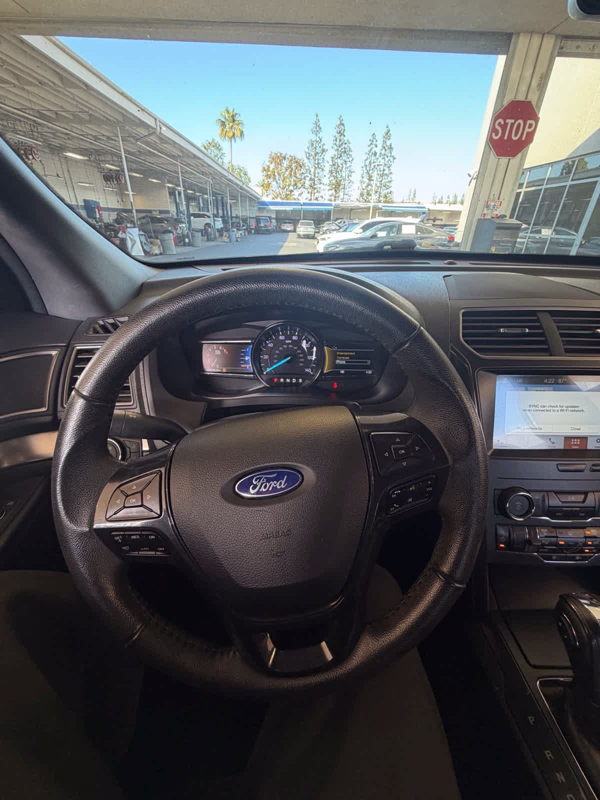 Used 2018 Ford Explorer XLT w/ Equipment Group 201A FWD image 23