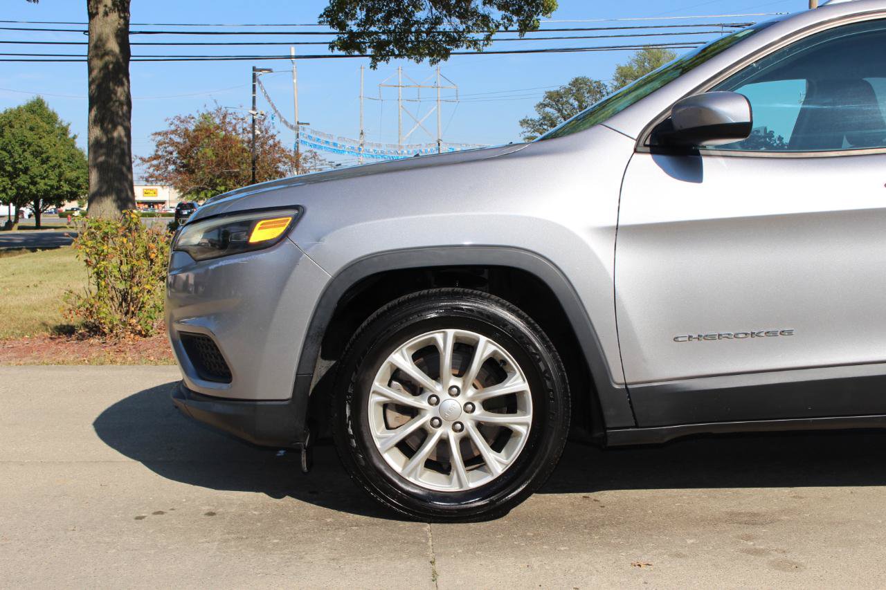 Used 2020 Jeep Cherokee Latitude FWD image 43
