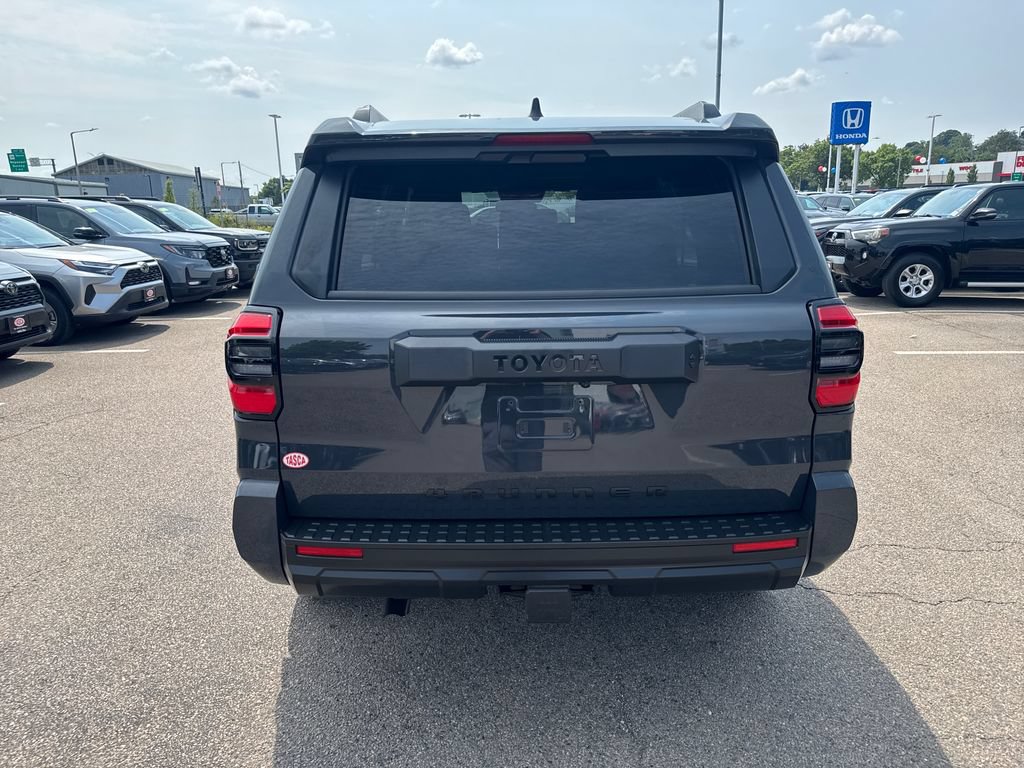 Used 2025 Toyota 4Runner SR5 AWD/4WD image 6