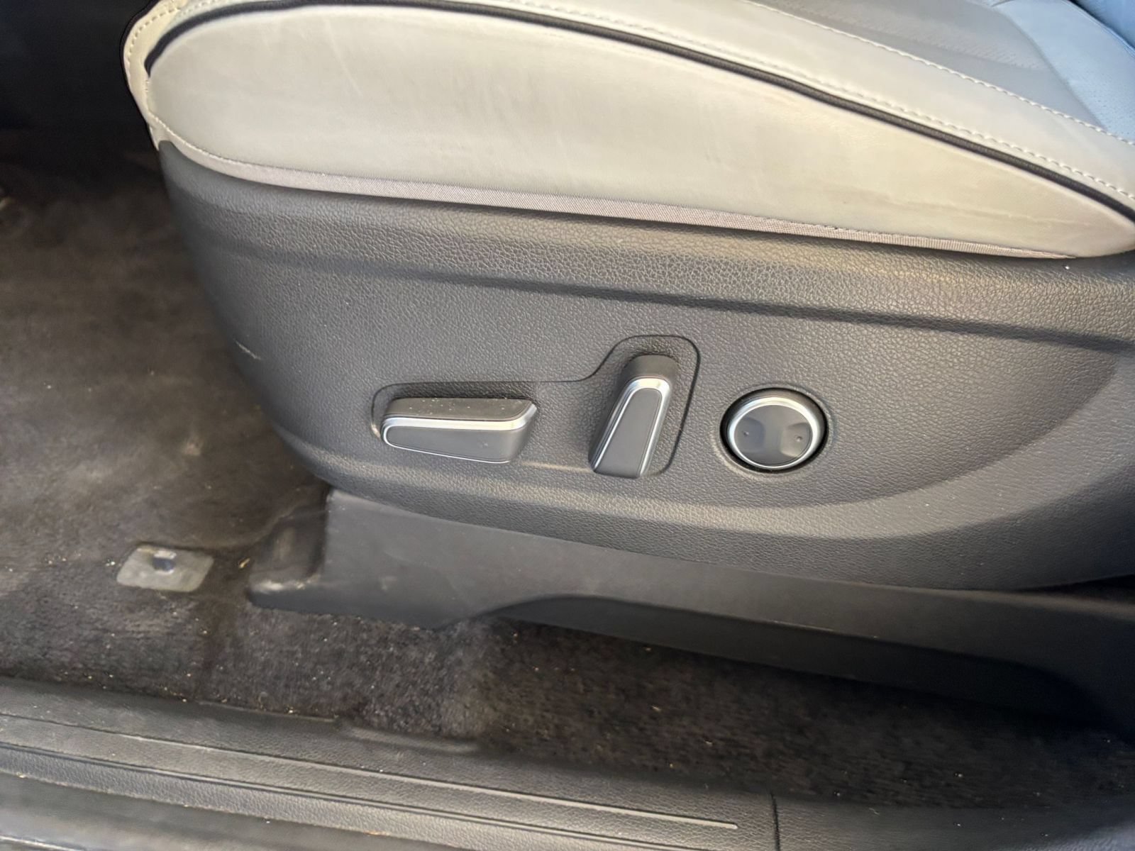 Used 2025 Hyundai Palisade SEL FWD image 21
