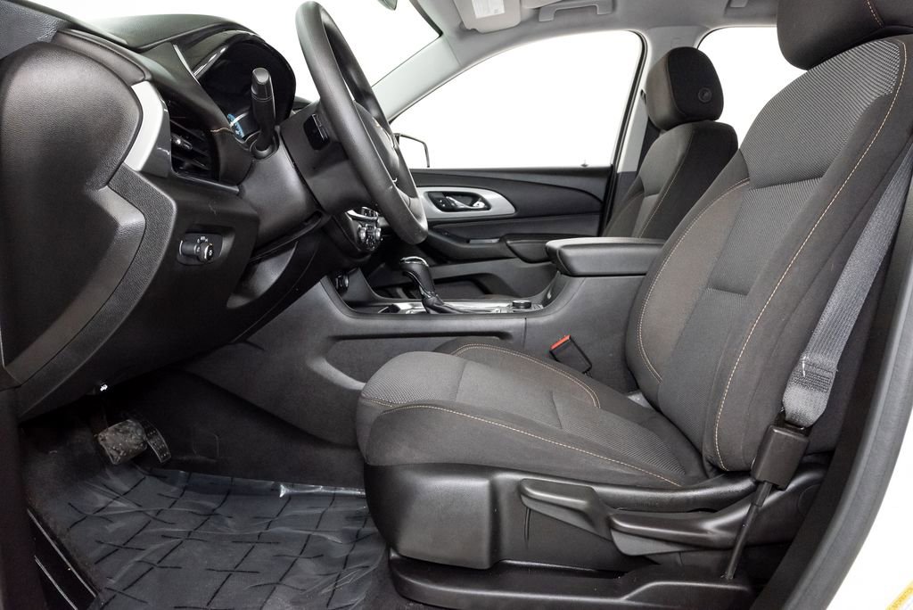 Used 2020 Chevrolet Traverse LS FWD image 10