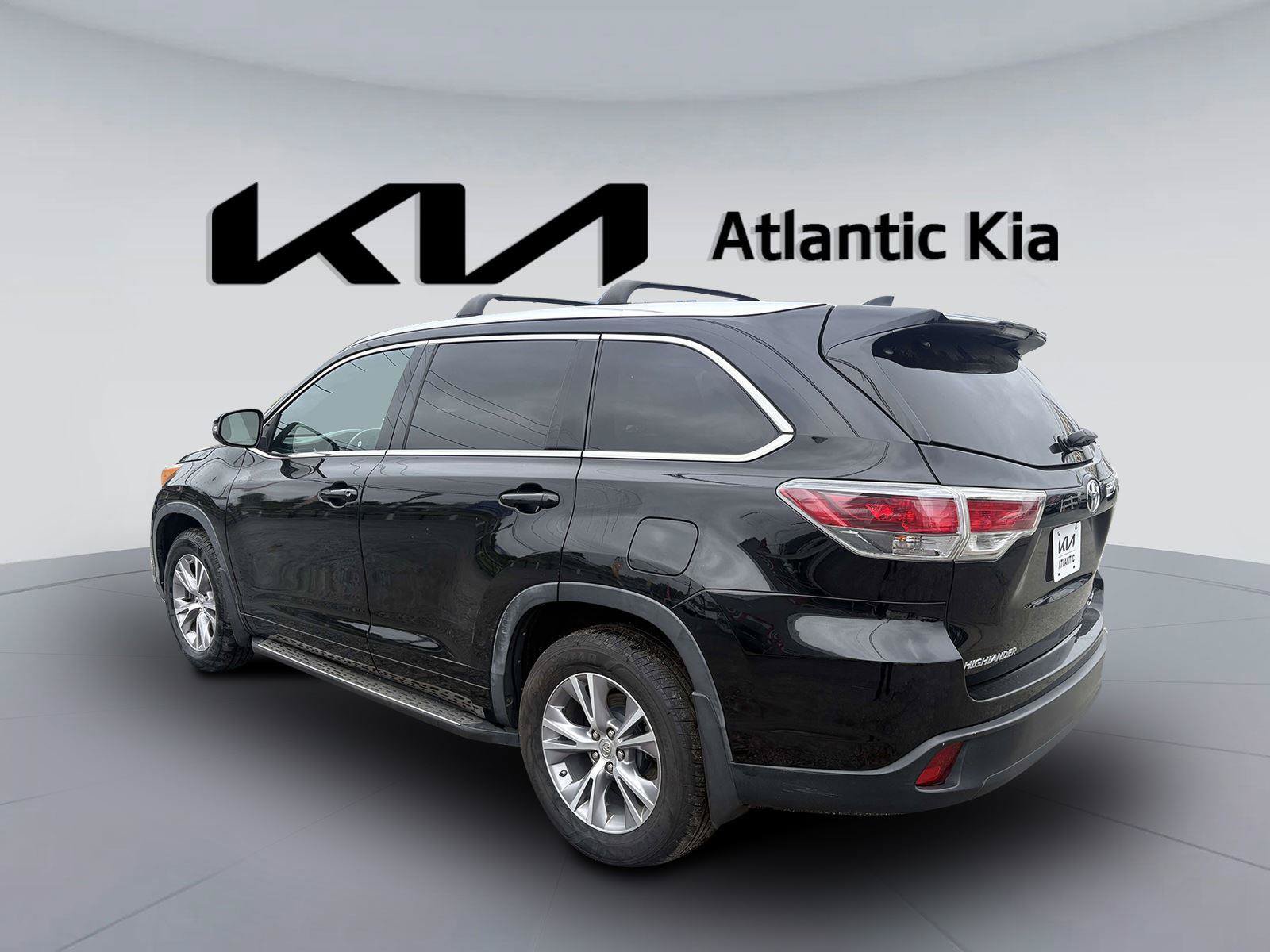 Used 2015 Toyota Highlander XLE AWD/4WD image 11