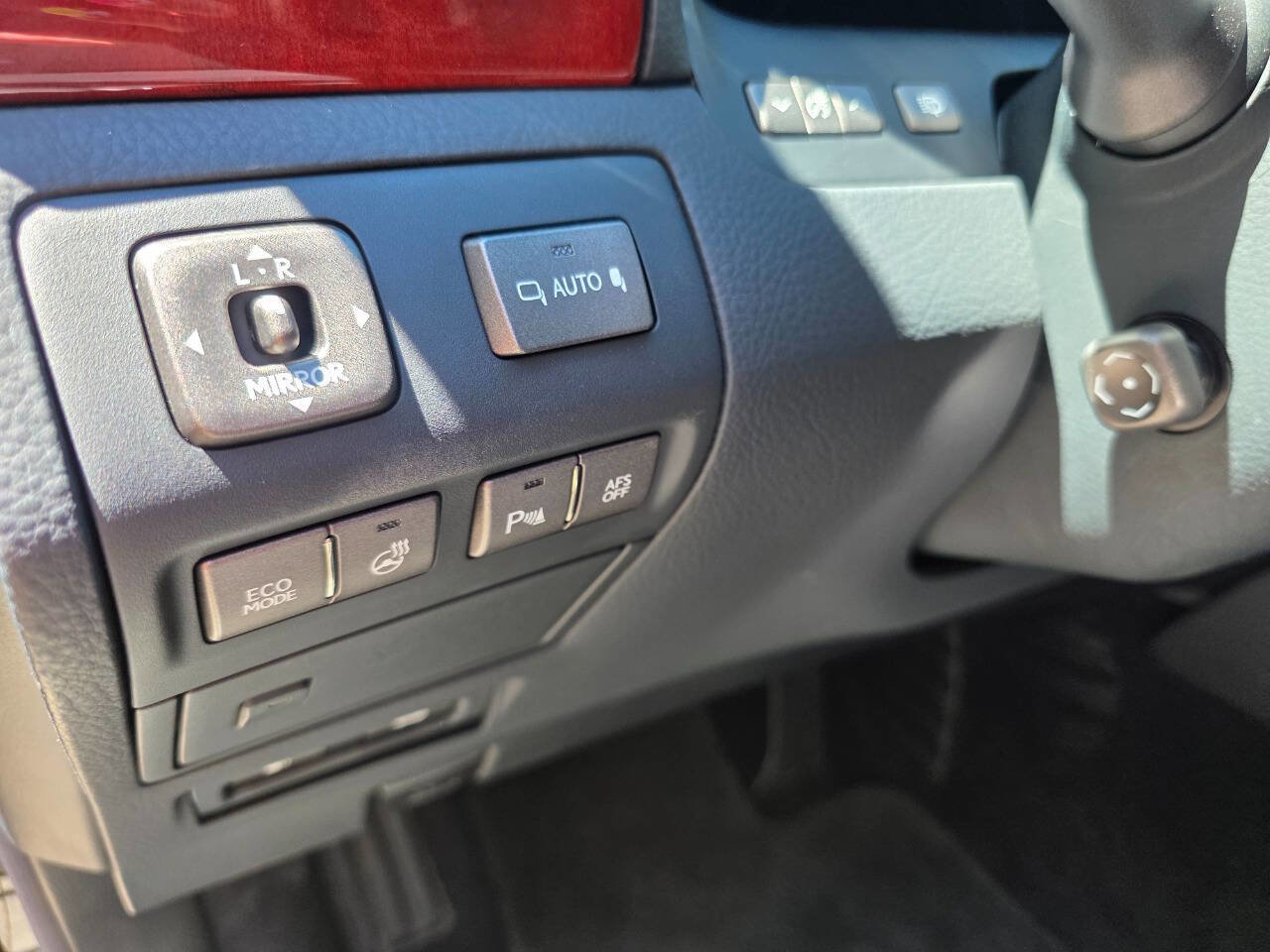 Used 2010 Lexus LS 460 RWD image 17