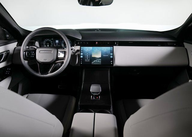 New 2026 Land Rover Range Rover Velar Dynamic SE image 4