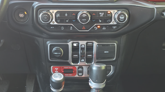 Used 2020 Jeep Gladiator Rubicon AWD/4WD image 28
