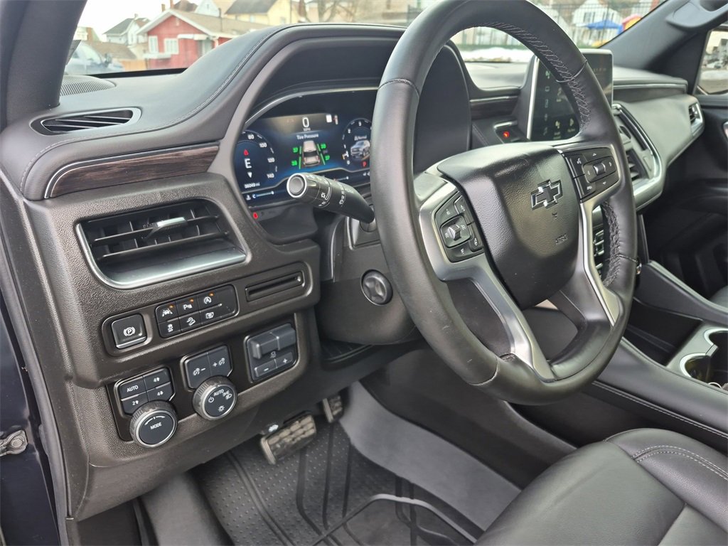 Used 2024 Chevrolet Suburban Z71 w/ Luxury Package image 21