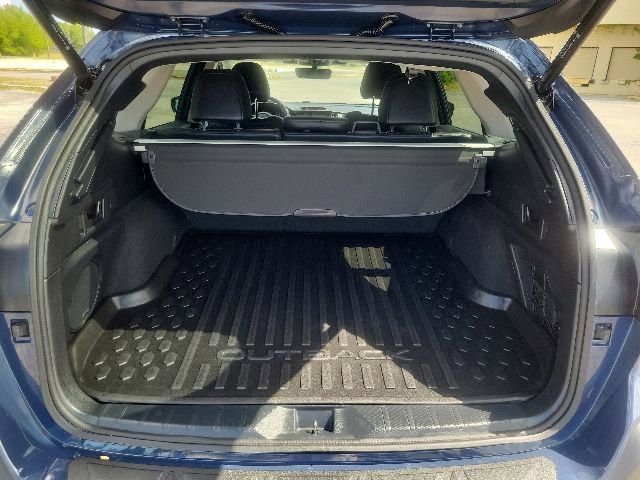 Certified 2023 Subaru Outback Limited AWD/4WD image 7