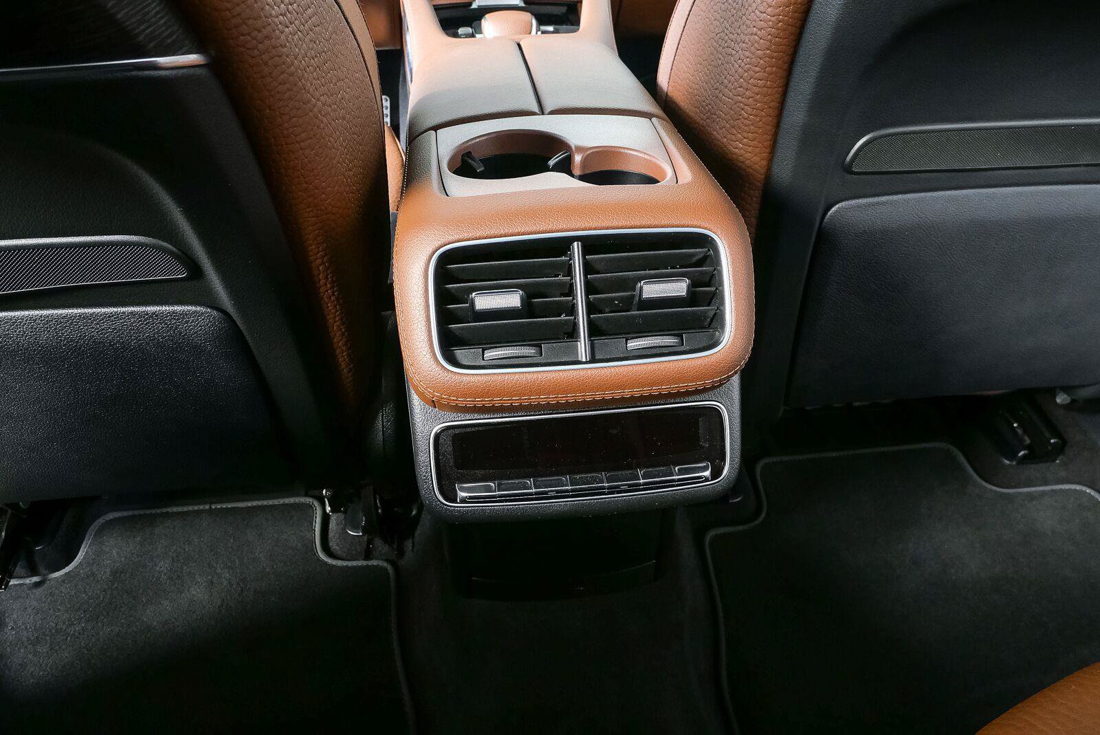 Used 2024 Mercedes-Benz GLS 580 4MATIC image 21