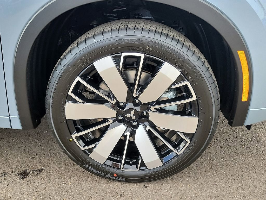 New 2026 Mitsubishi Outlander SEL image 5