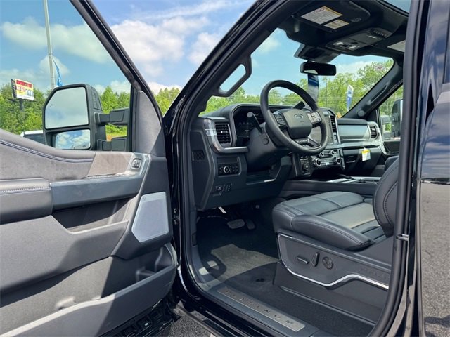 New 2025 Ford F350 Platinum w/ FX4 Off-Road Package image 14