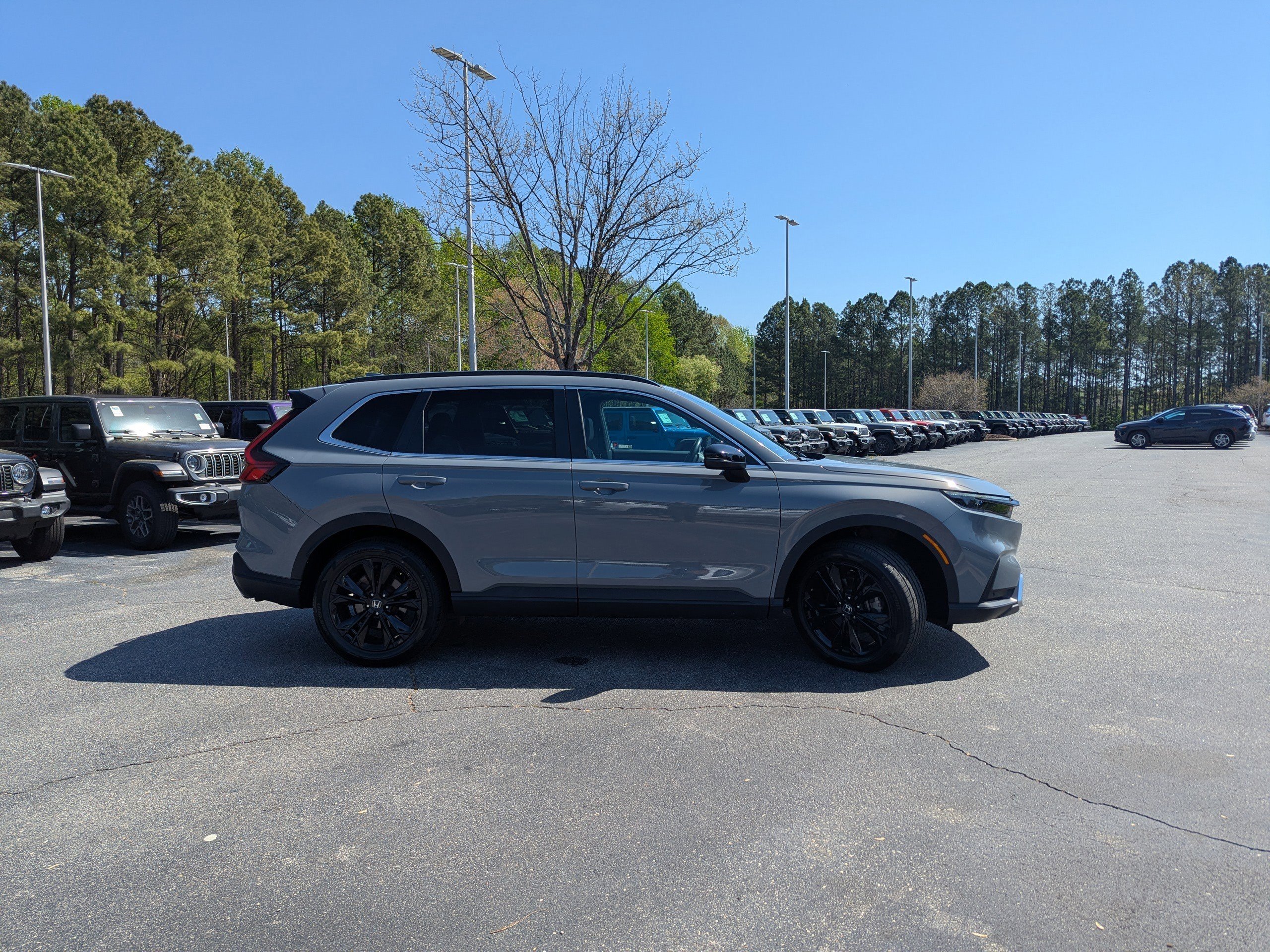 Used 2024 Honda CR-V Sport Touring image 4