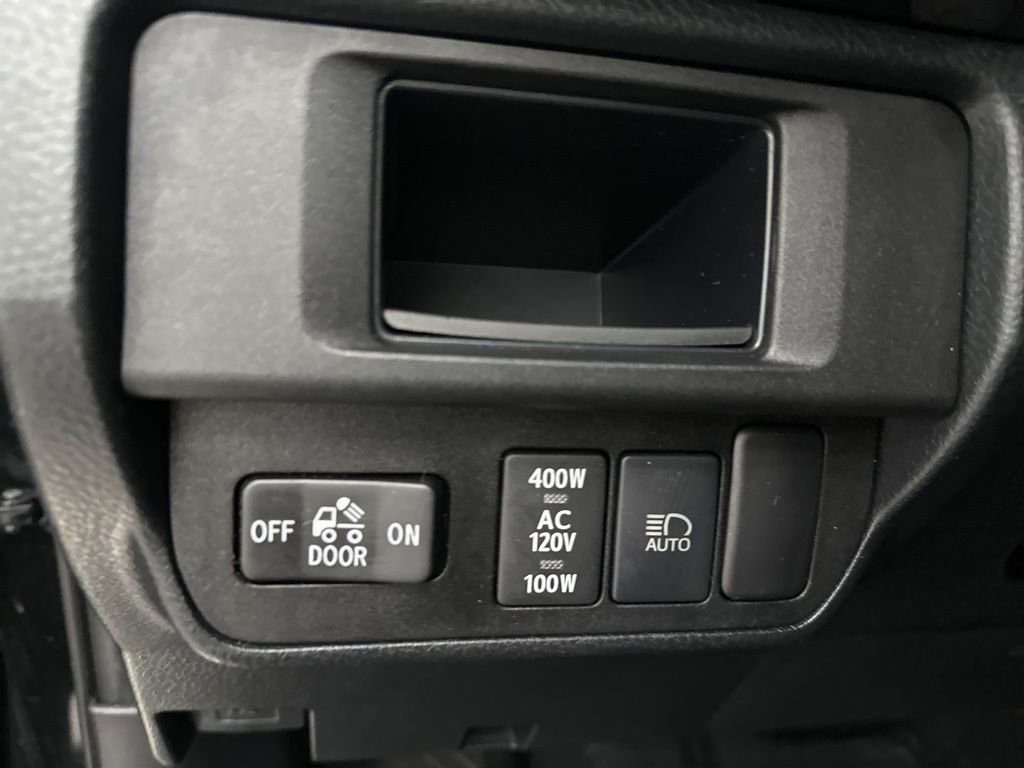 Used 2019 Toyota Tacoma TRD Sport w/ Technology Package image 19