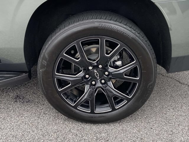 Used 2024 Chevrolet Suburban RST w/ Luxury Package RWD image 9