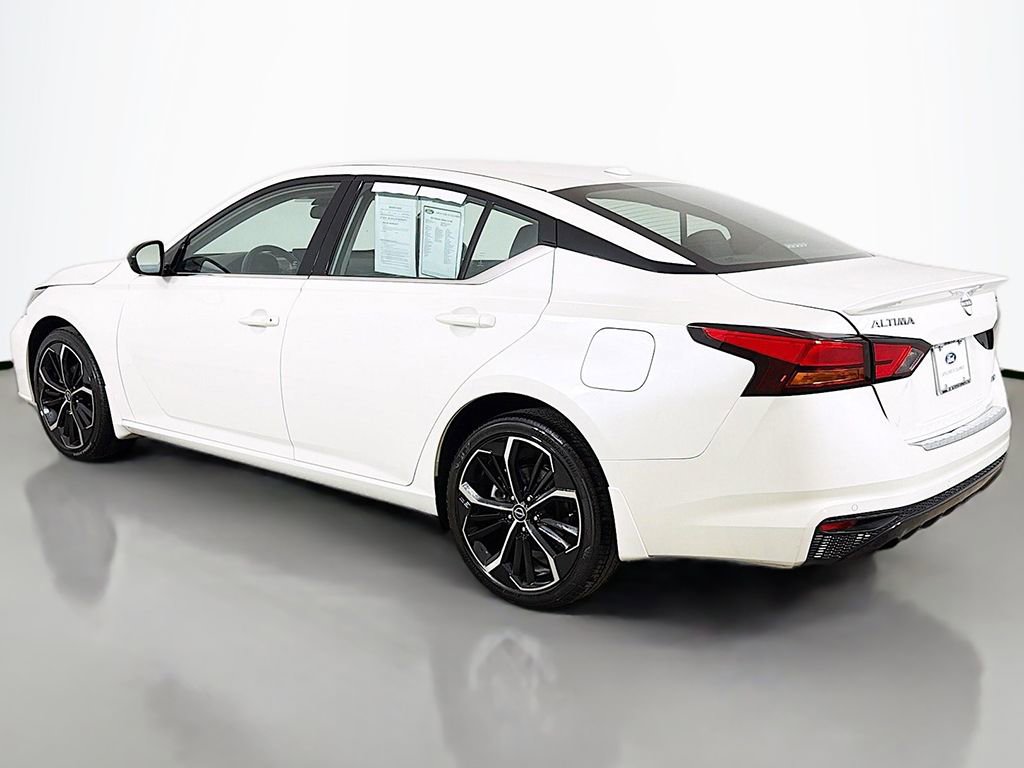 Used 2023 Nissan Altima 2.5 SR w/ SR Premium Package AWD/4WD image 9