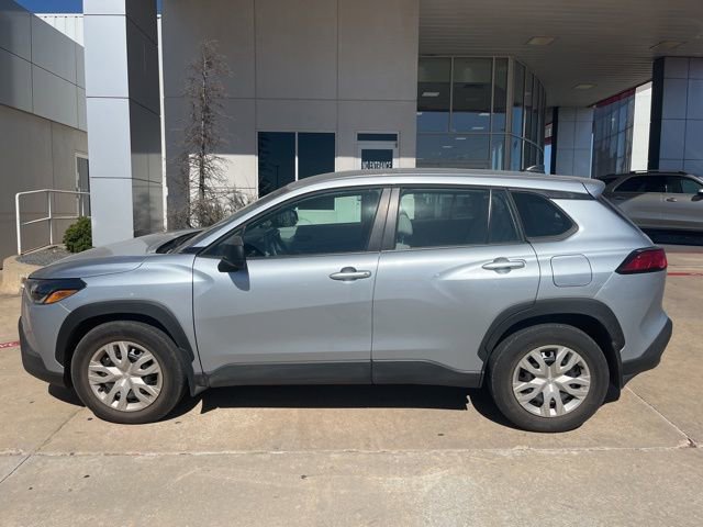 Used 2025 Toyota Corolla Cross L image 3