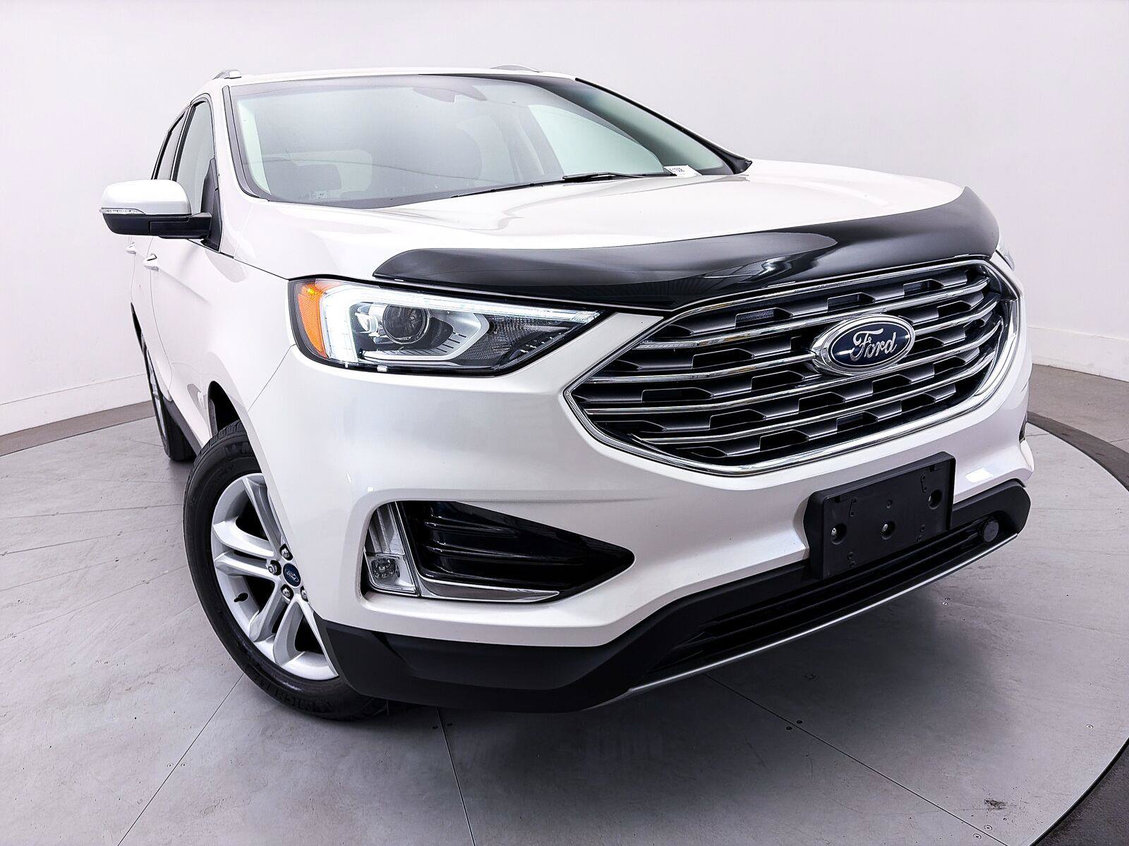 Used 2019 Ford Edge SEL w/ Cold Weather Package AWD/4WD image 3