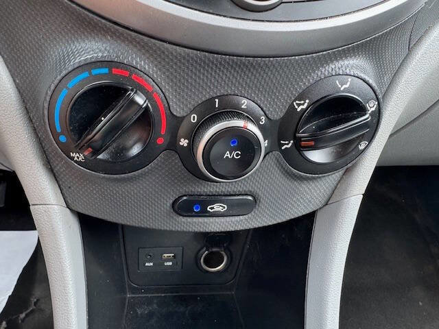 Used 2017 Hyundai Accent SE image 35