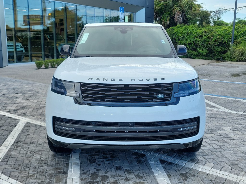 New 2026 Land Rover Range Rover Long Wheelbase SE AWD/4WD image 8