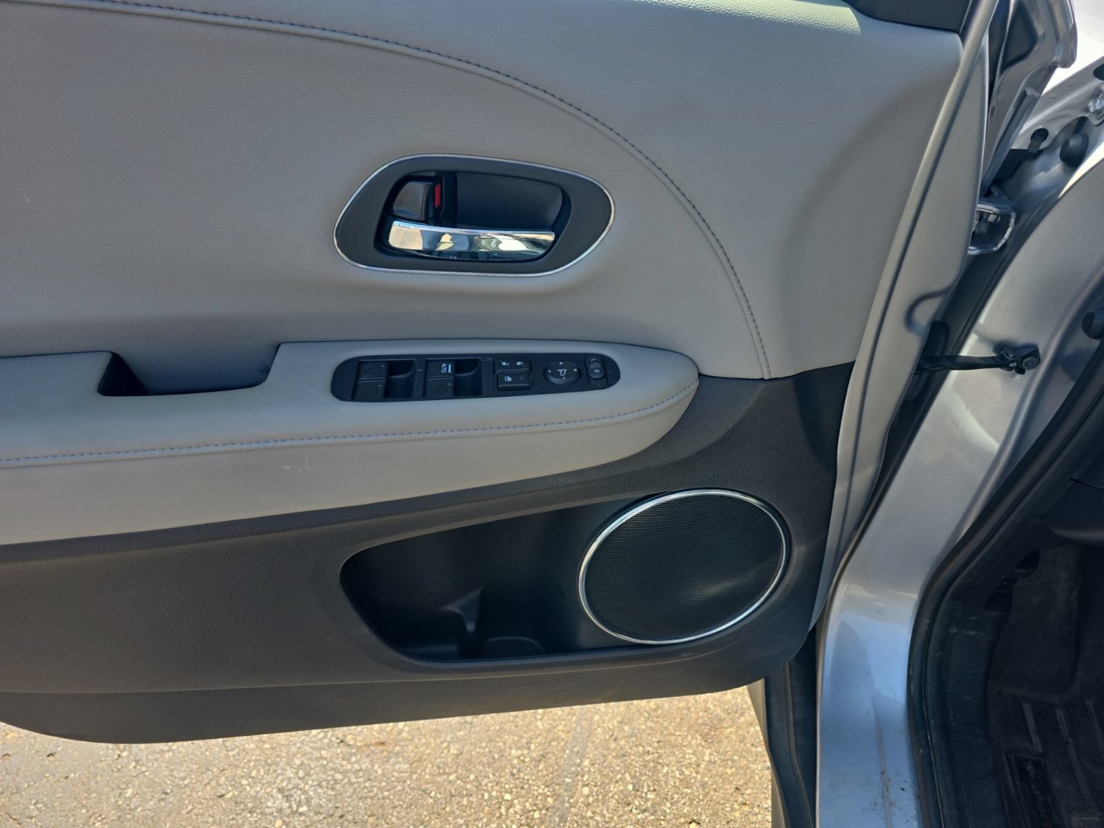 Used 2019 Honda HR-V EX-L image 12