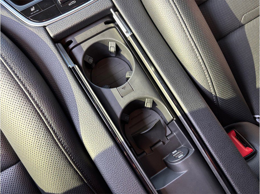 Used 2018 Porsche Panamera 4S image 44